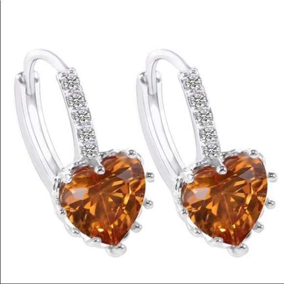 18K Heart Shaped Cubic Zirconia Champagne Hoop Ear - Picture 2 of 7